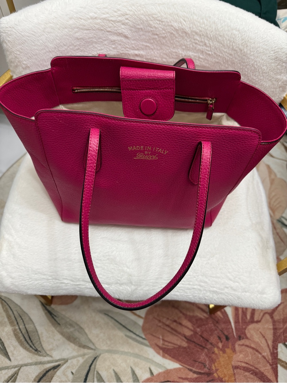 Gucci Hot Pink Leather Tote with Gold Logo - Picture 2 of 9